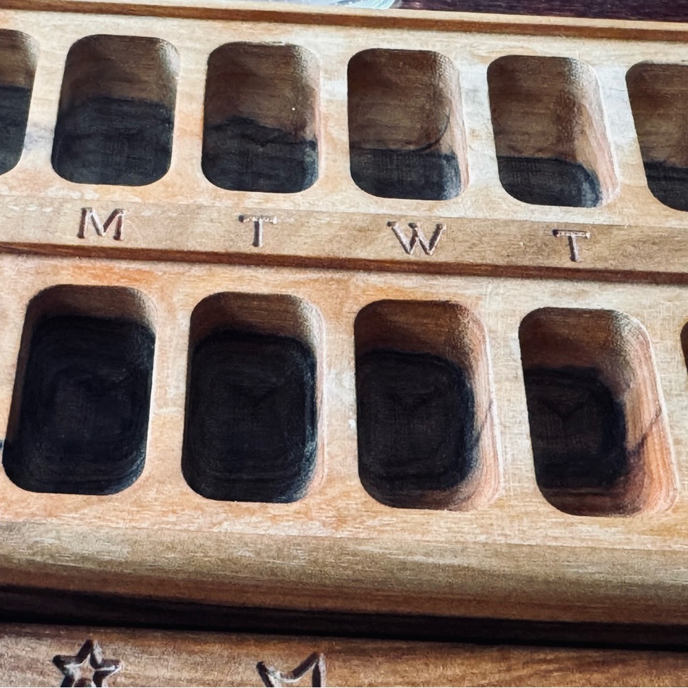 Wooden Pill Box 7 Day Sun โ๏ธ & Moon ๐ Day Nigh Travel/Nature Ornament Pill case - Picture 7 of 8